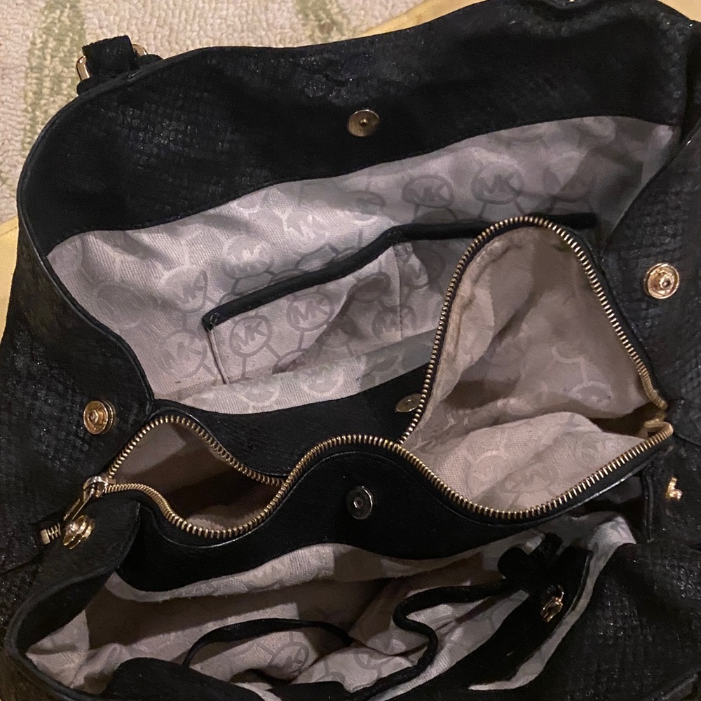 Michael Kors Black Snakeskin Shoulder Bag - Picture 3 of 11